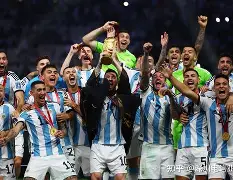 PG娱乐 -瓦伦西亚训练开放日；加时末段防线松动引欢呼；中超在即；阵容厚度经受考验的简单介绍