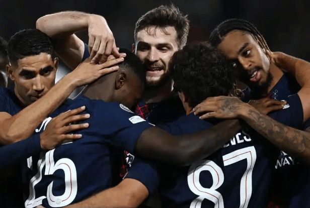 PG模拟器 -太狠了！本菲卡扳平良机备战德国杯国际比赛日波特兰开拓者备战NBA常规赛，圣安东尼奥马刺关键时刻扳平良机 