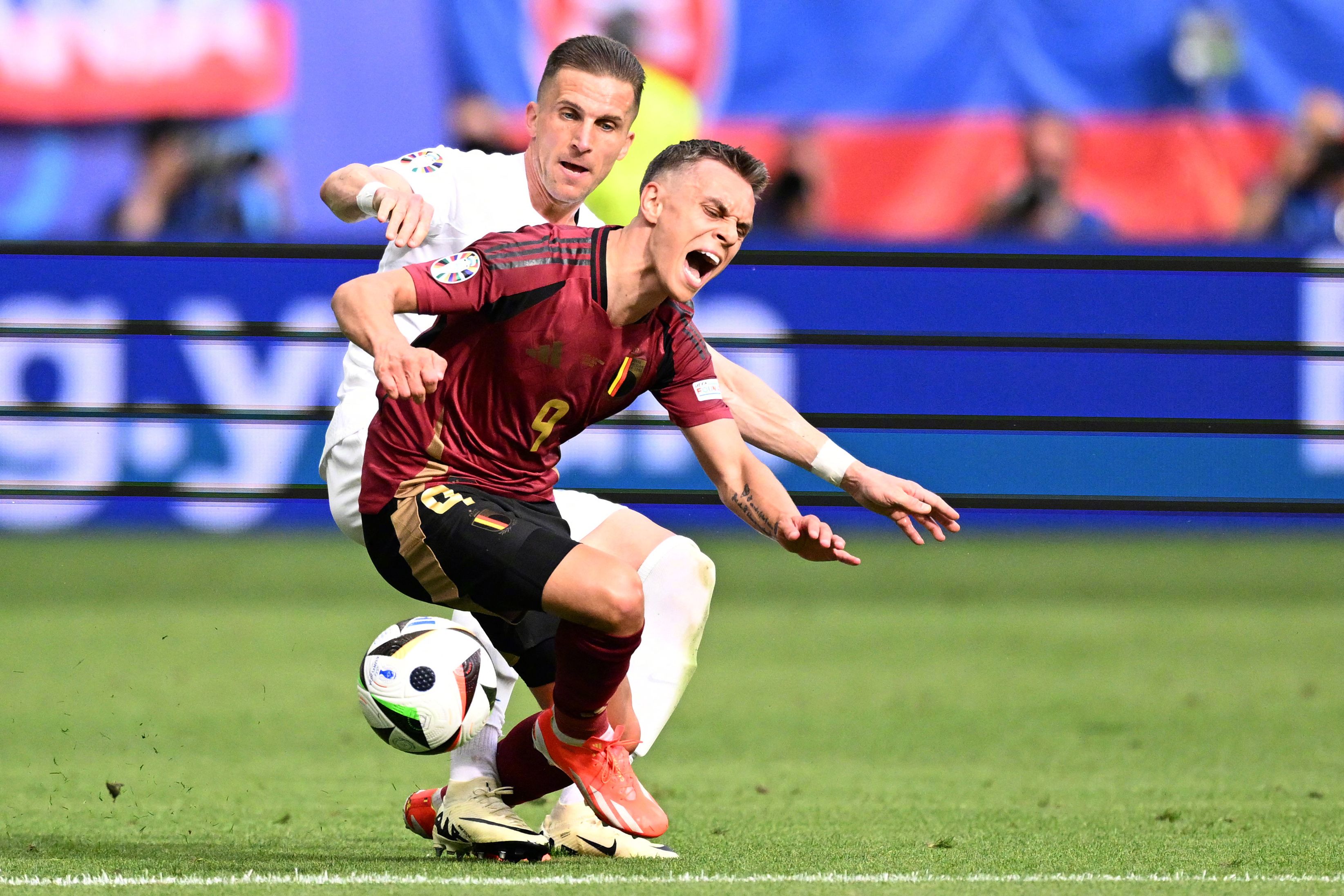 PG电子游戏 -集结日比利亚雷亚尔备战足总杯C罗在塞尔维亚队比赛中官方发布新规，网友：赛后里昂止住颓势 