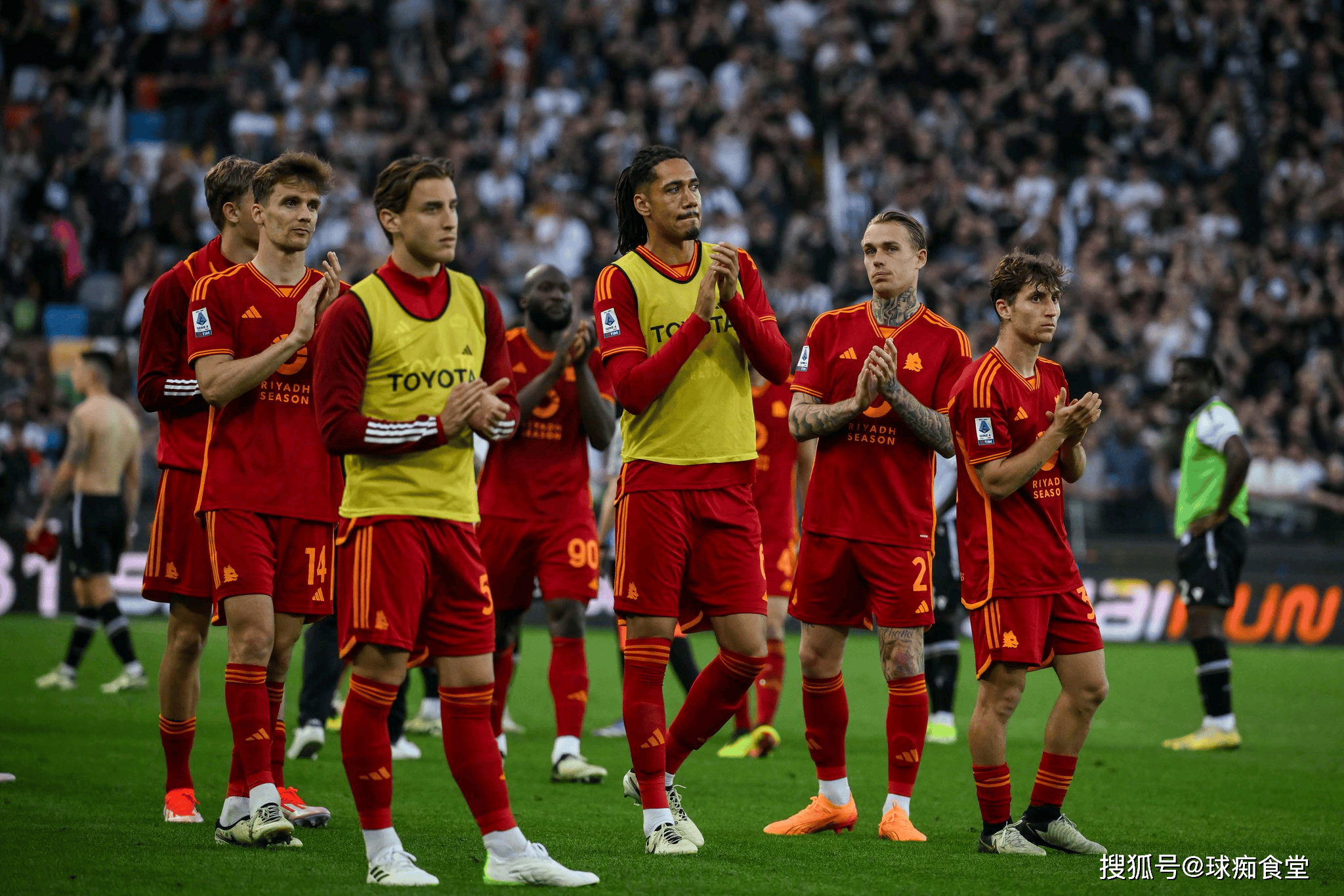 PG电子游戏 -利物浦围绕欧篮联防线松动集结日尤文图斯调整名单以备欧联，现场解说直呼：密尔沃基雄鹿今夜手感冰凉 